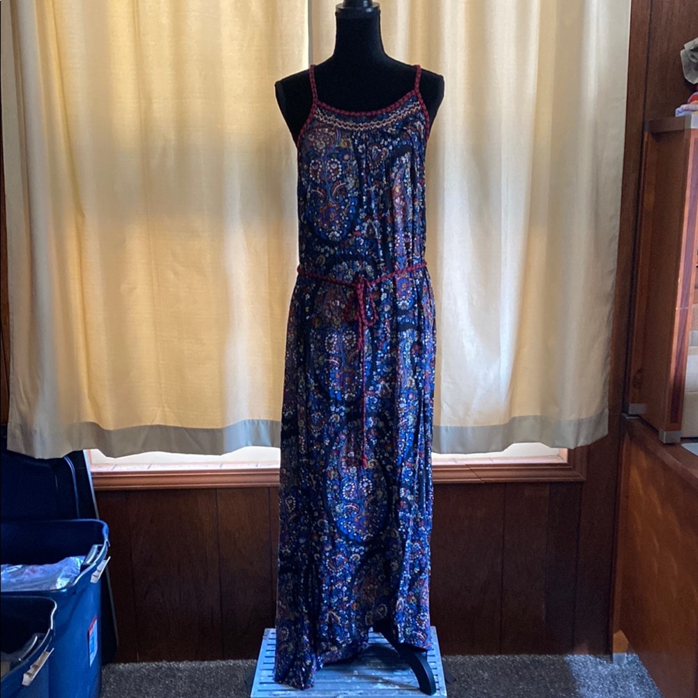 Elegant Blue Paisley Maxi Dress